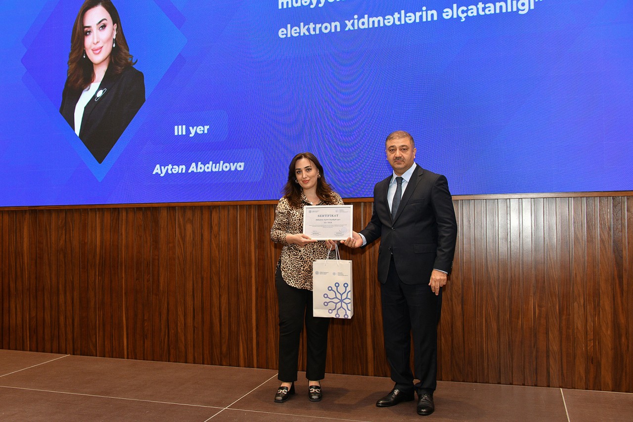 İKT Agentliyi yazı müsabiqəsinin qaliblərini mükafatlandırdı - FOTOLAR