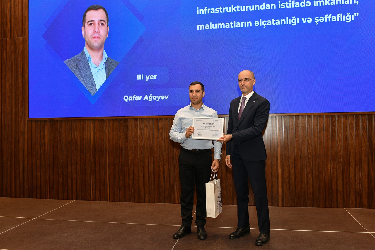 İKT Agentliyi yazı müsabiqəsinin qaliblərini mükafatlandırdı - FOTOLAR