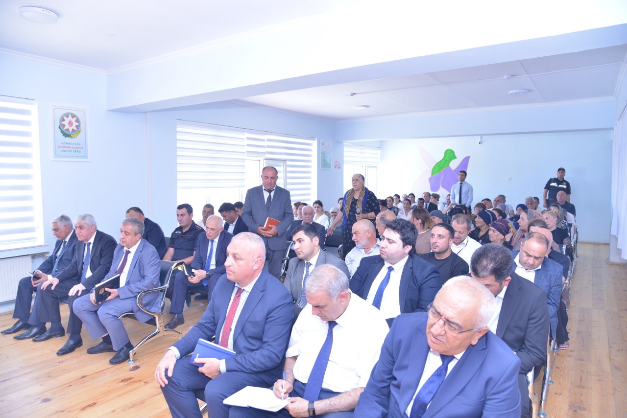 Qaradağın icra başçısı səyyar görüş keçirdi - FOTOLAR