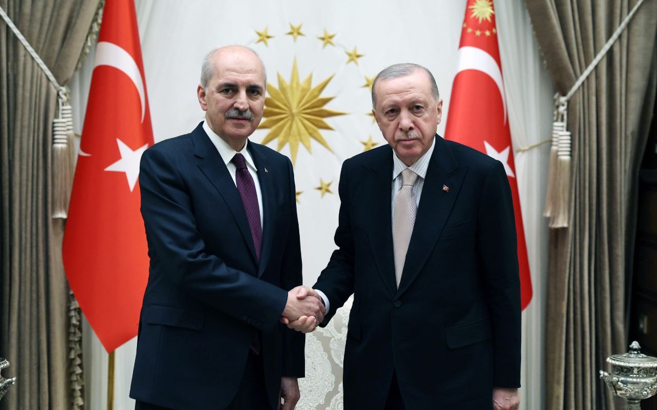 Ərdoğan yenidən sədr seçilən Kurtulmuşuqəbul etdi