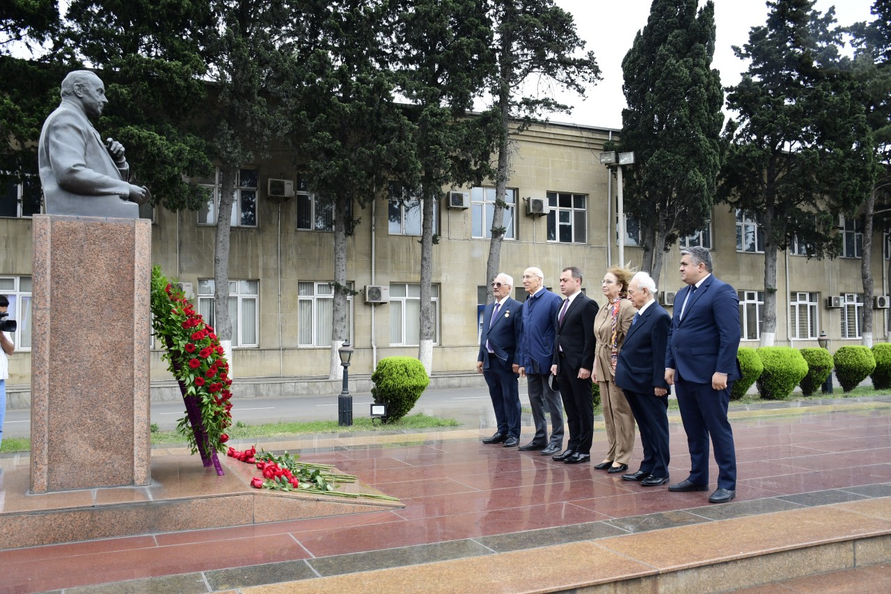 YAP Qurtuluş Gününə həsr olunmuş konfrans keçirdi - FOTOLAR