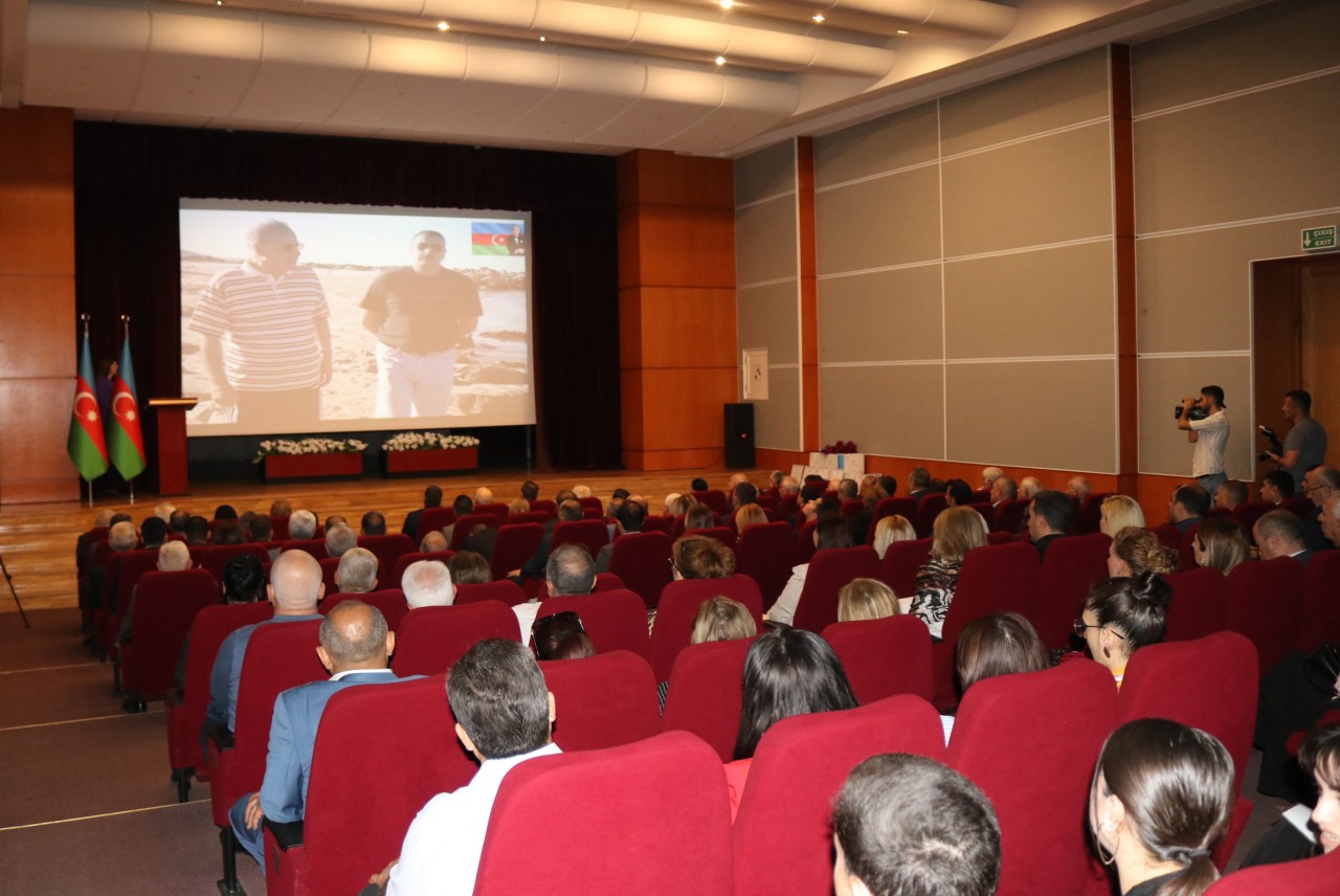 YAP Qurtuluş Gününə həsr olunmuş konfrans keçirdi - FOTOLAR