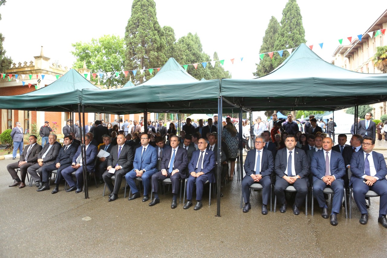 ADAU-da keçirilən 17-ci Karyera Sərgisinə 1000-dən çox vakant iş yeri çıxarılıb - FOTOLAR