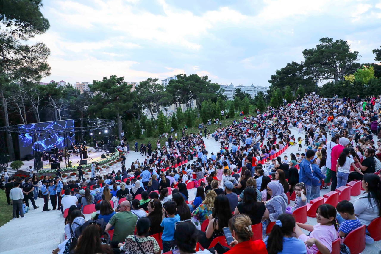 Xətai rayonunda bayram konserti keçirildi - FOTOLAR+VİDEO