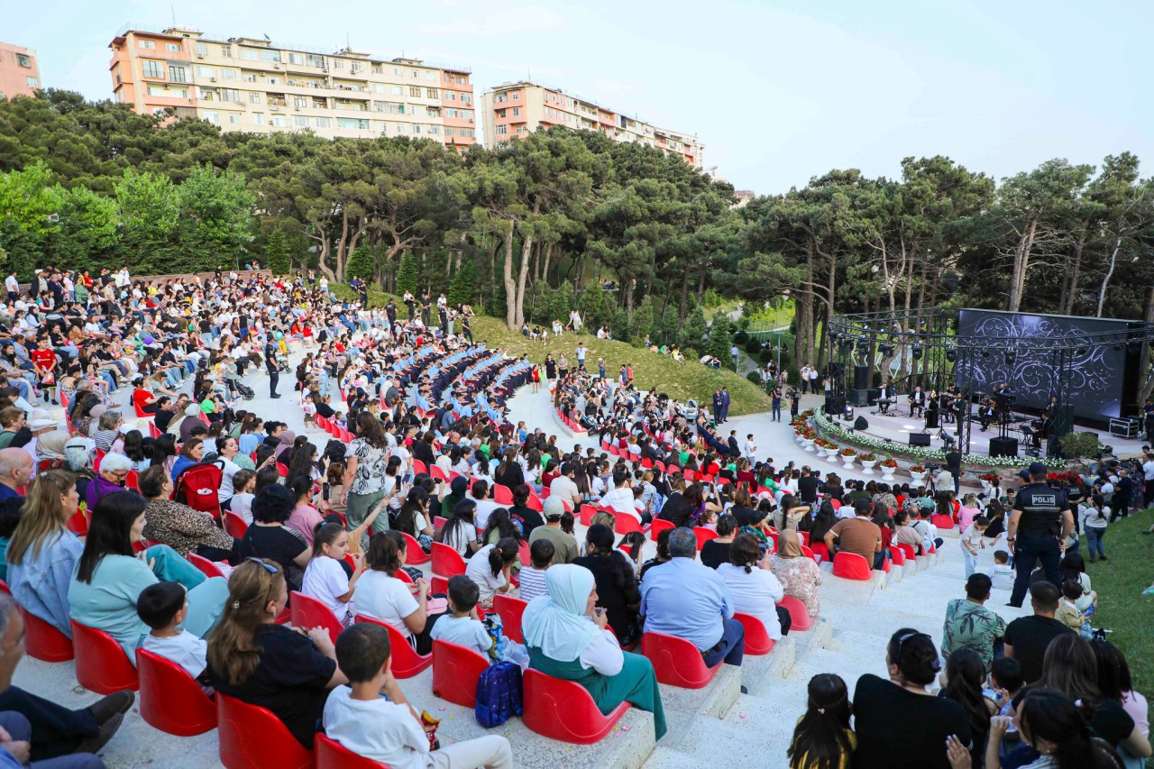 Xətai rayonunda bayram konserti keçirildi - FOTOLAR+VİDEO