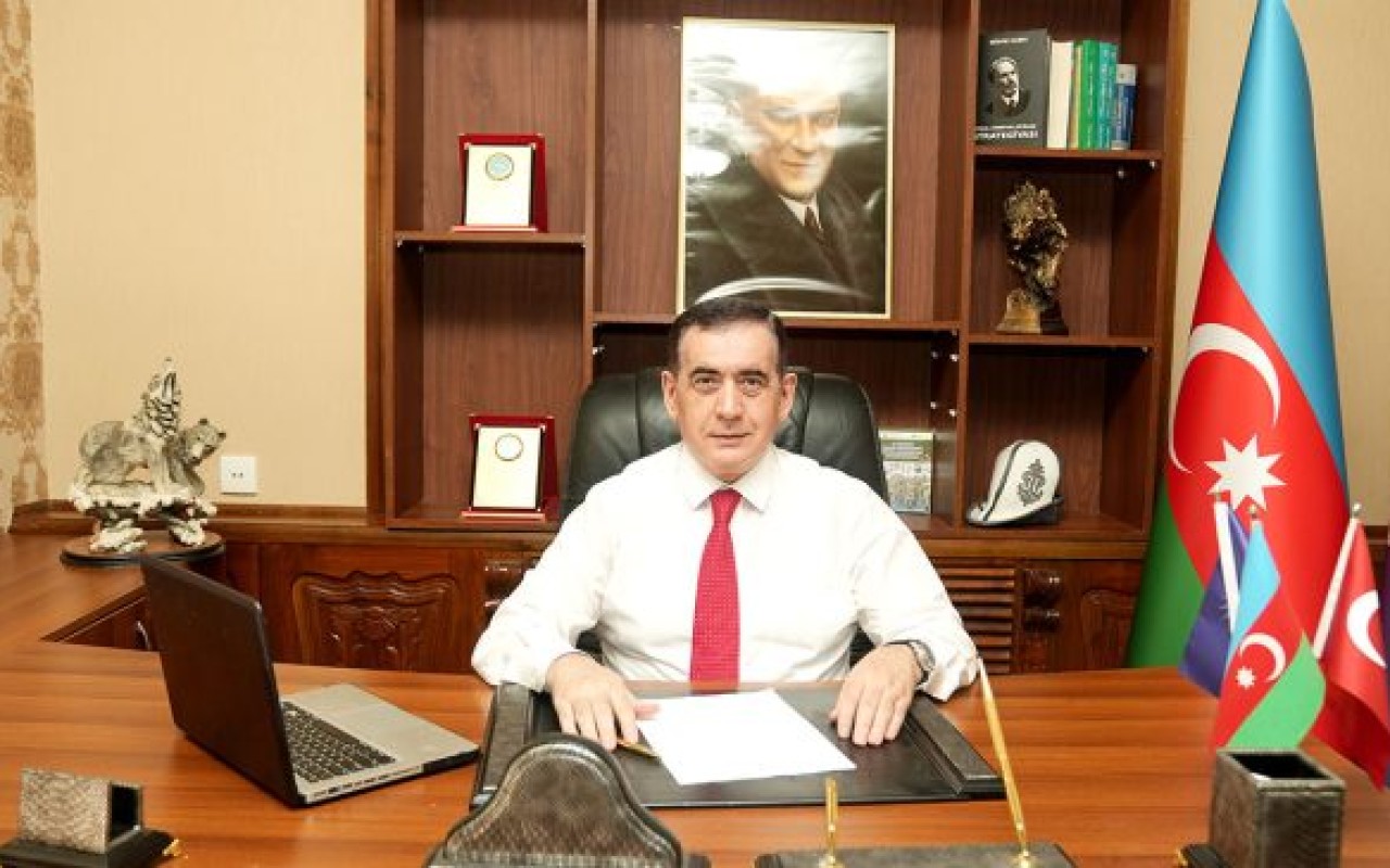 Partiya sədri "Xameneinin artistləri" sözünə görəməhkəməyə verildi