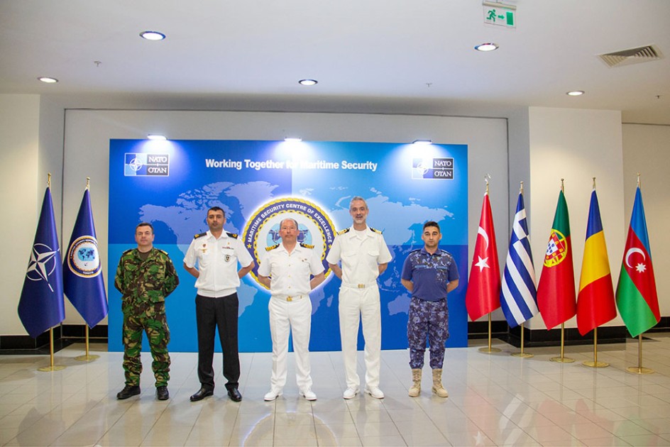 NATO DTMM-də Azərbaycan bayrağı qaldırılıb - FOTOLAR