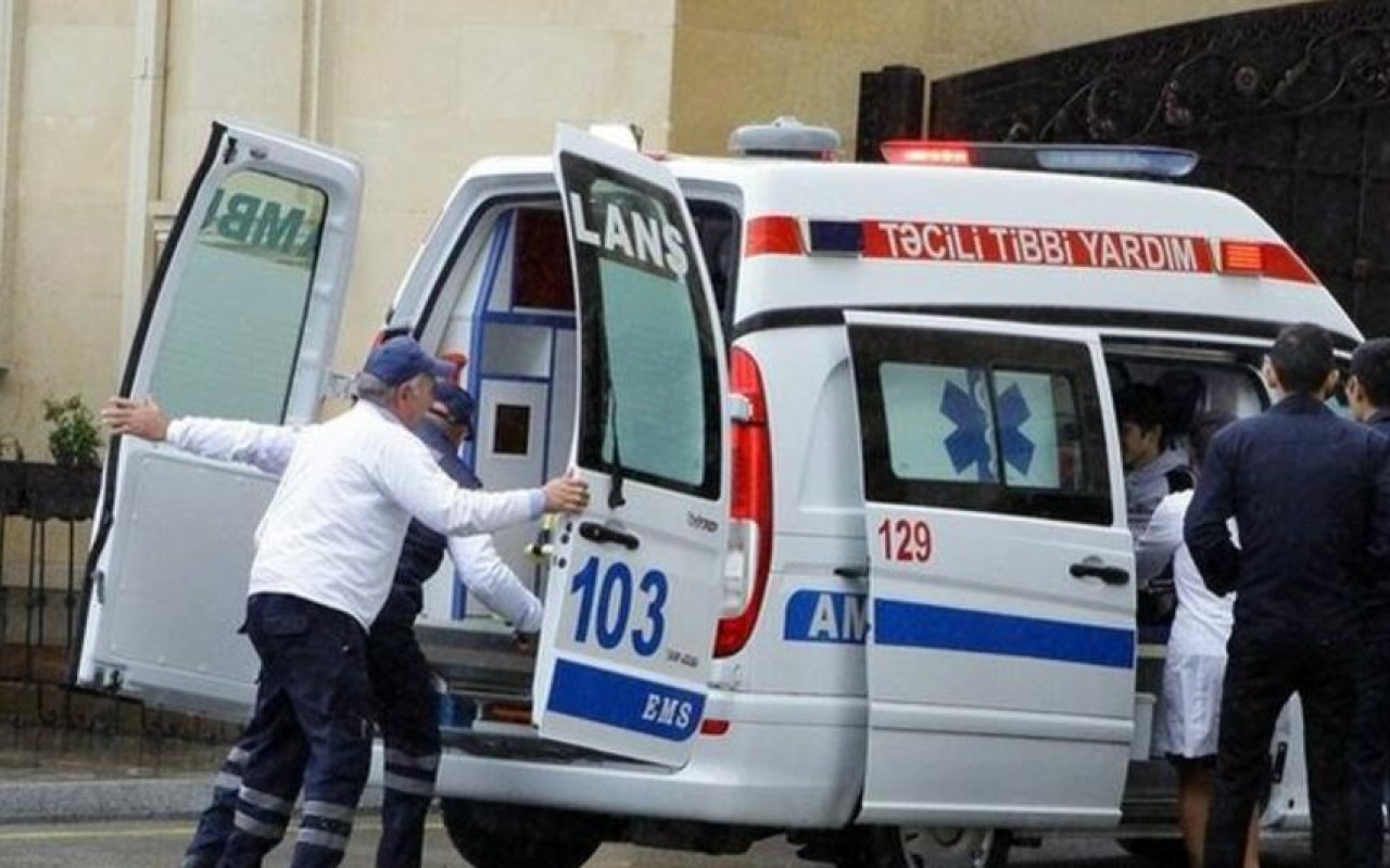 Bərdədə qadın paltar asarkən üçüncü mərtəbədənYIXILDI