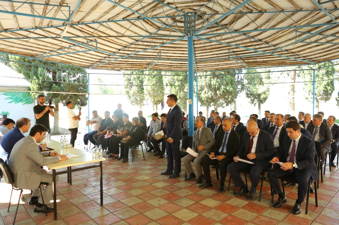Niyazi Bayramov növbəti dəfə vətəndaşlarla görüşüb - FOTOLAR