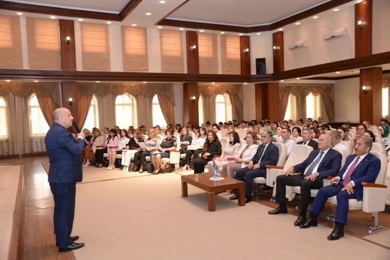“Uşaqlarla peşəkar əlaqə” adlı multidissiplinar konfrans keçirildi - FOTOLAR