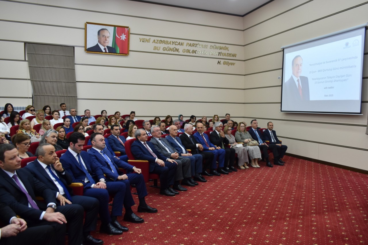 Yasamal rayonunun ictimaiyyəti Milli Qurtuluş Gününü təntənə ilə qeyd edib - FOTOLAR
