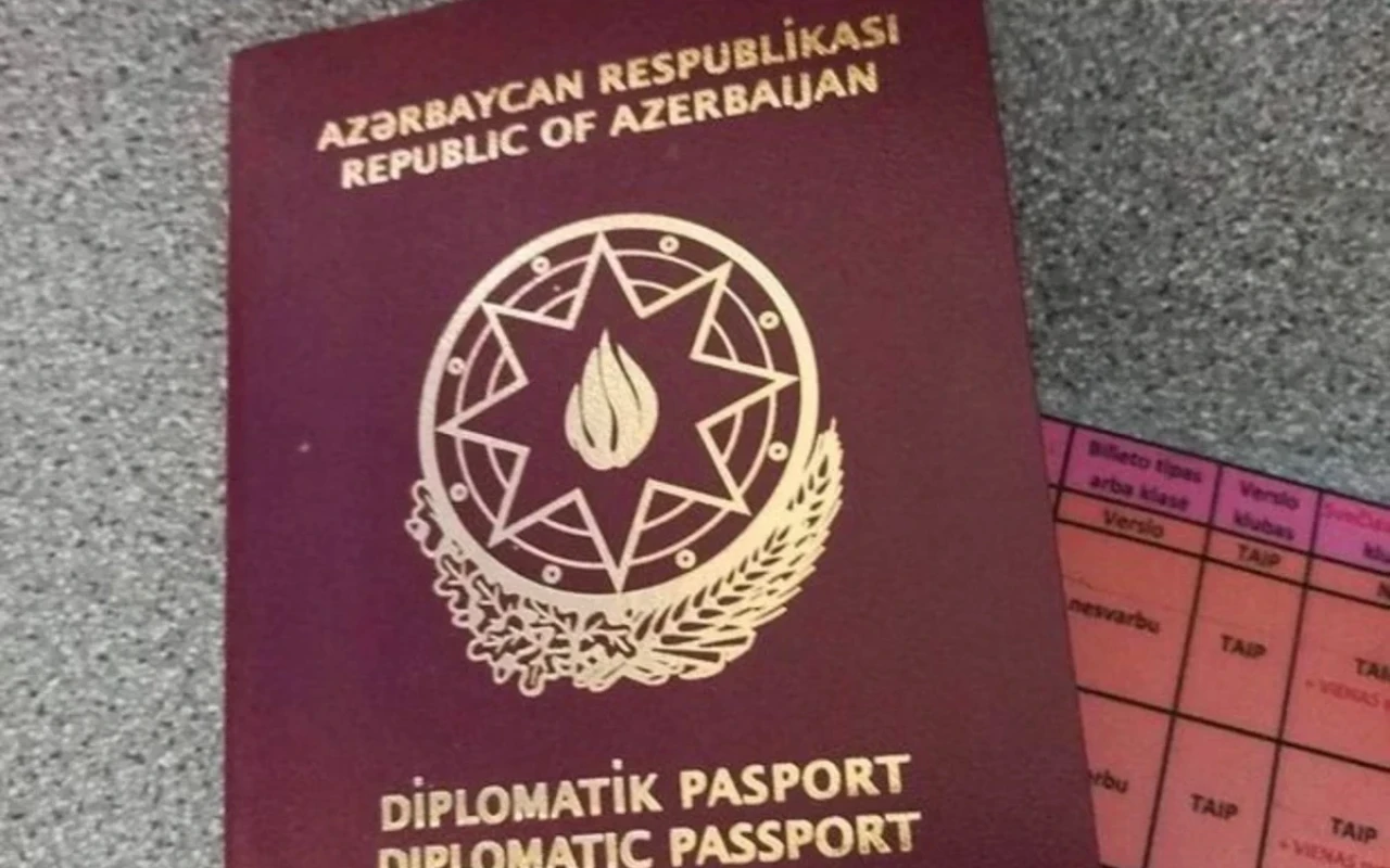 Bu şəxslər də diplomatik pasportəldə edə biləcək Bu şəxslər də diplomatik pasportəldə edə biləcək