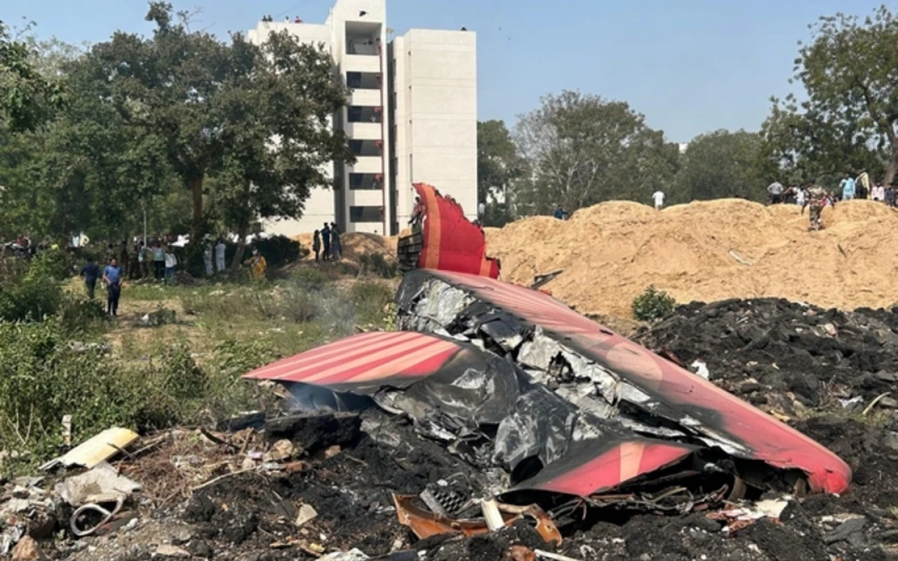 Qəzaya uğrayan təyyarəninqara qutusu tapıldı Qəzaya uğrayan təyyarəninqara qutusu tapıldı