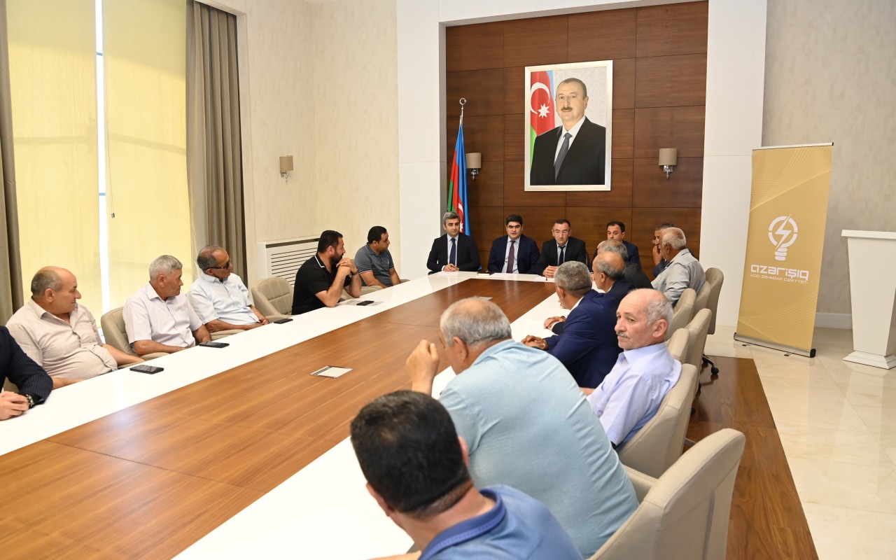 “Azərişıq” ASC-nin nümayəndələri Xızıda görüş keçiriblər -FOTOLAR