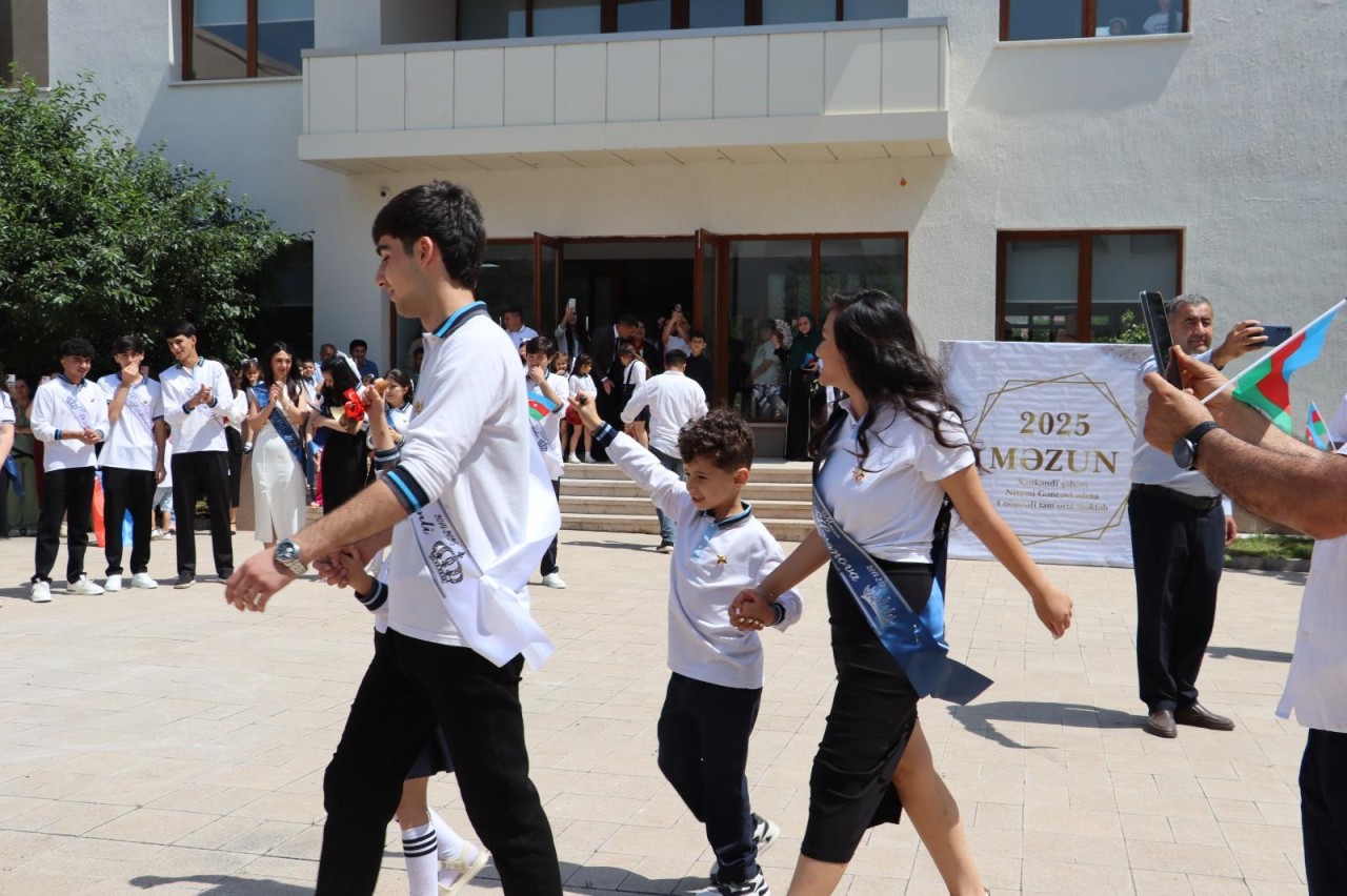 Xankəndidə 37 il əvvəl məzun olanlar üçün "Son zəng" - FOTOLAR