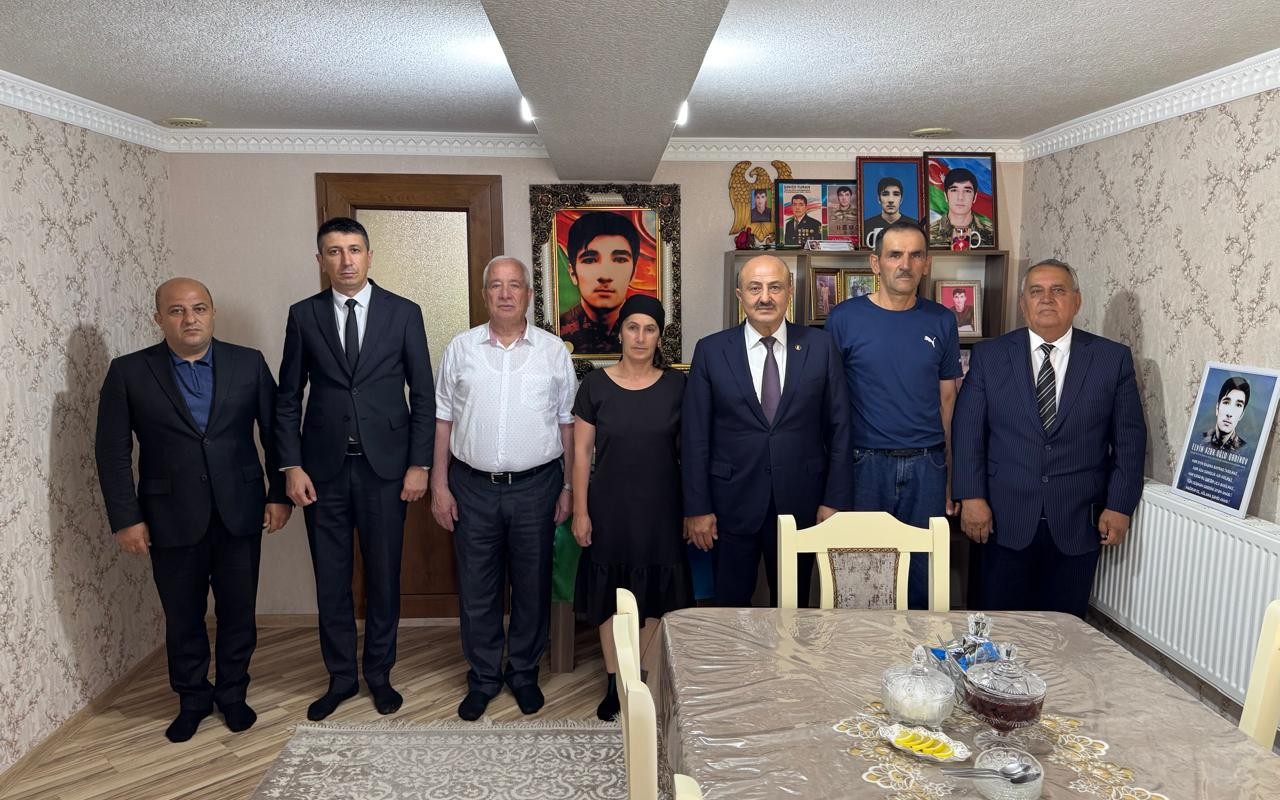 Asif Əsgərov şəhid ailəsini ziyarət edib, vətəndaşlarla görüşdü -FOTOLAR Asif Əsgərov şəhid ailəsini ziyarət edib, vətəndaşlarla görüşdü -FOTOLAR