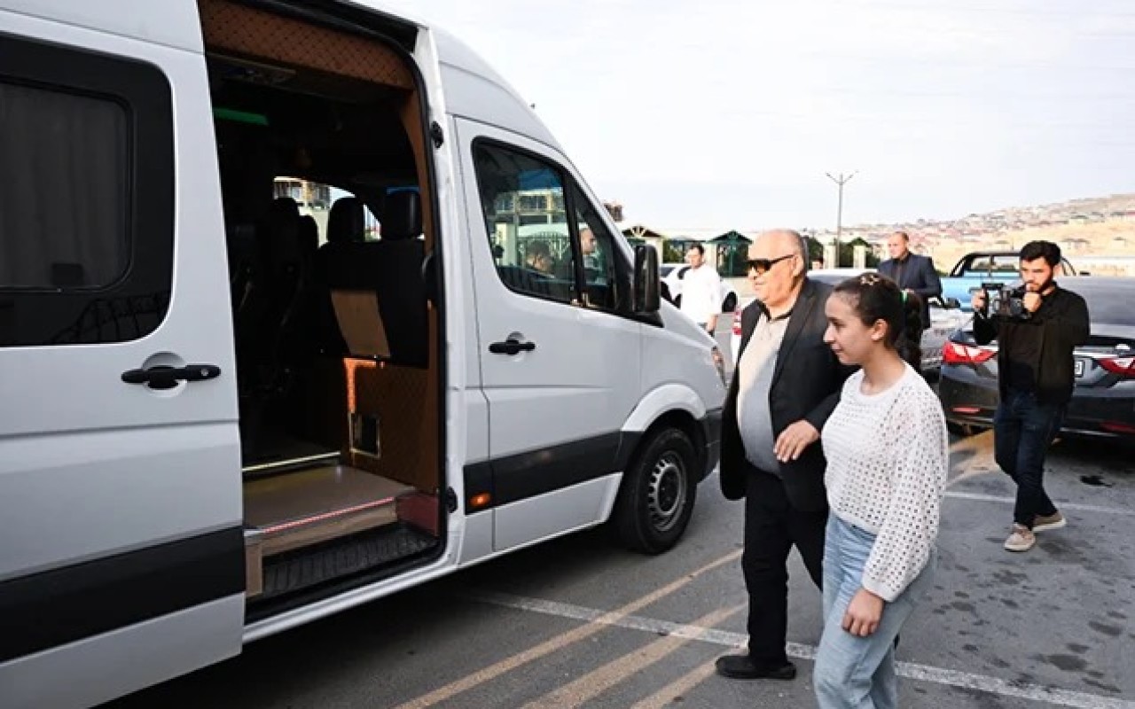 Kəngərliyə növbəti köç karvanı yola salındı -FOTOLAR Kəngərliyə növbəti köç karvanı yola salındı -FOTOLAR