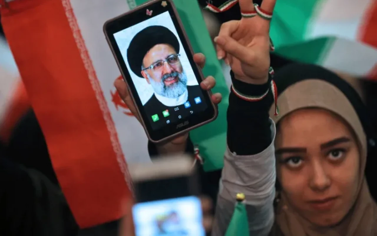 "Telefondan istifadə etməyin!" -İrandan xəbərdarlıq "Telefondan istifadə etməyin!" -İrandan xəbərdarlıq