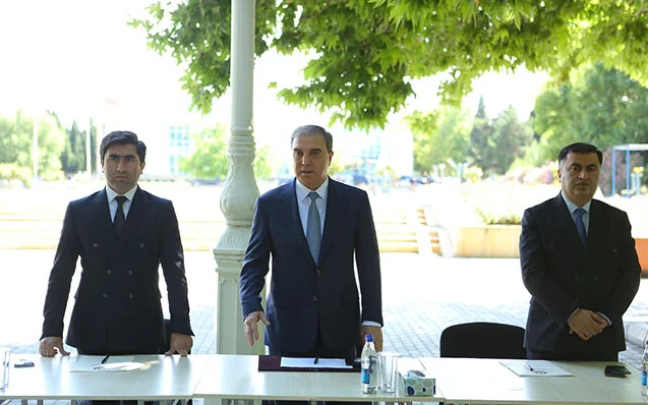 Niyazi Bayramov səyyar görüş keçirdi -FOTOLAR Niyazi Bayramov səyyar görüş keçirdi -FOTOLAR