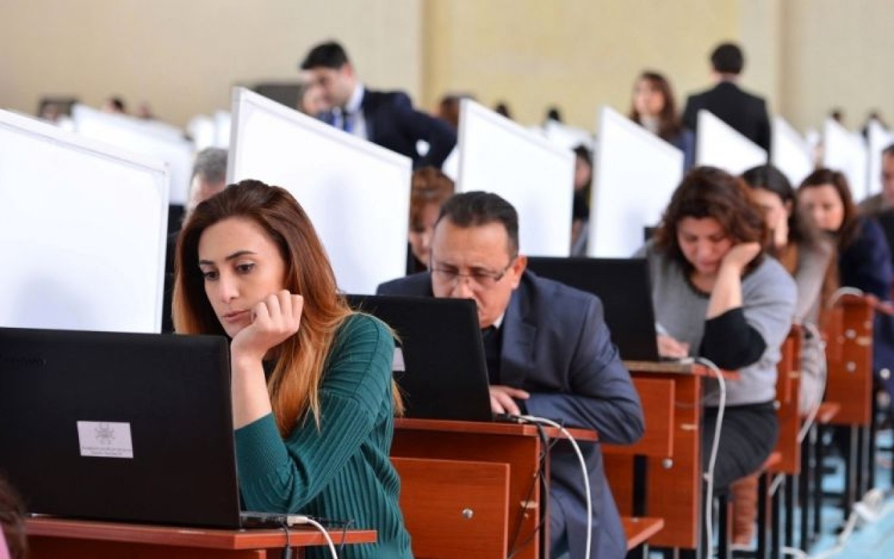 Bugünkü imtahanda müəllimlərin davamiyyətiaçıqlandı Bugünkü imtahanda müəllimlərin davamiyyətiaçıqlandı