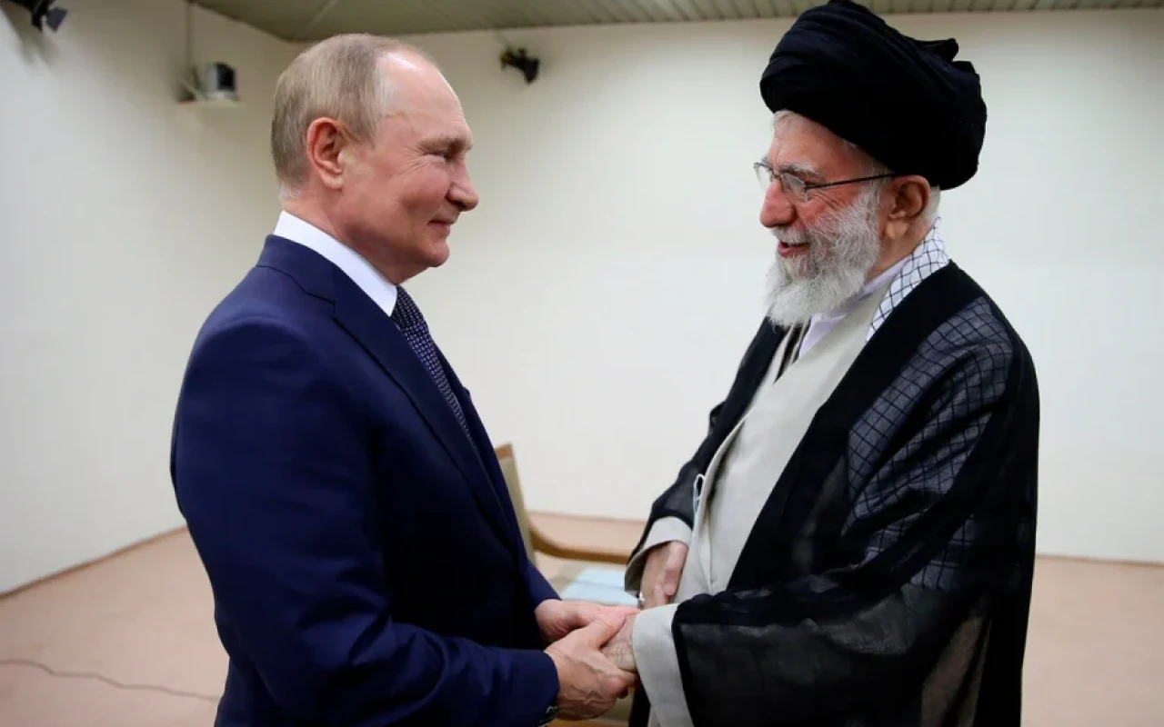 Xamenei Putinə məktub göndərdi