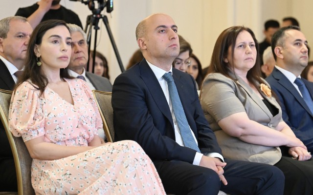 Leyla Əliyeva məzun günündə- FOTOLAR Leyla Əliyeva məzun günündə- FOTOLAR