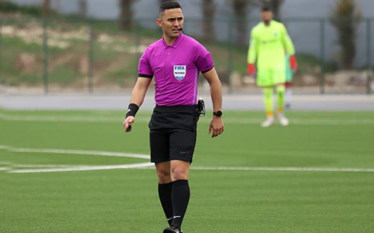 FIFA referimiz Avropa çempionatının yarımfinal oyununa təyinatALDI