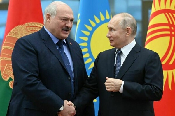 Putinlə Lukaşenkonun telefon danışığıoldu Putinlə Lukaşenkonun telefon danışığıoldu