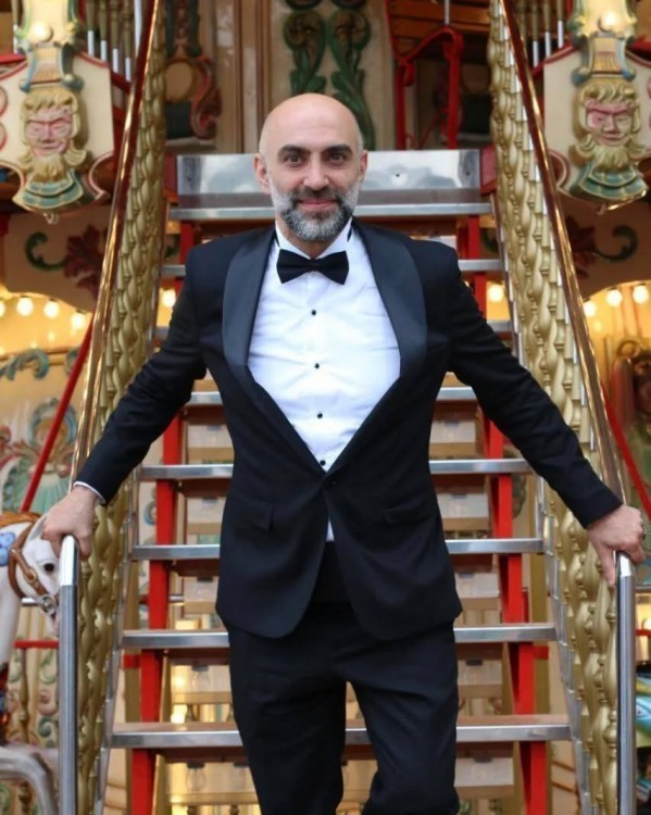 "Kızıl goncalar"ın aktyoru yeni serialda - FOTO