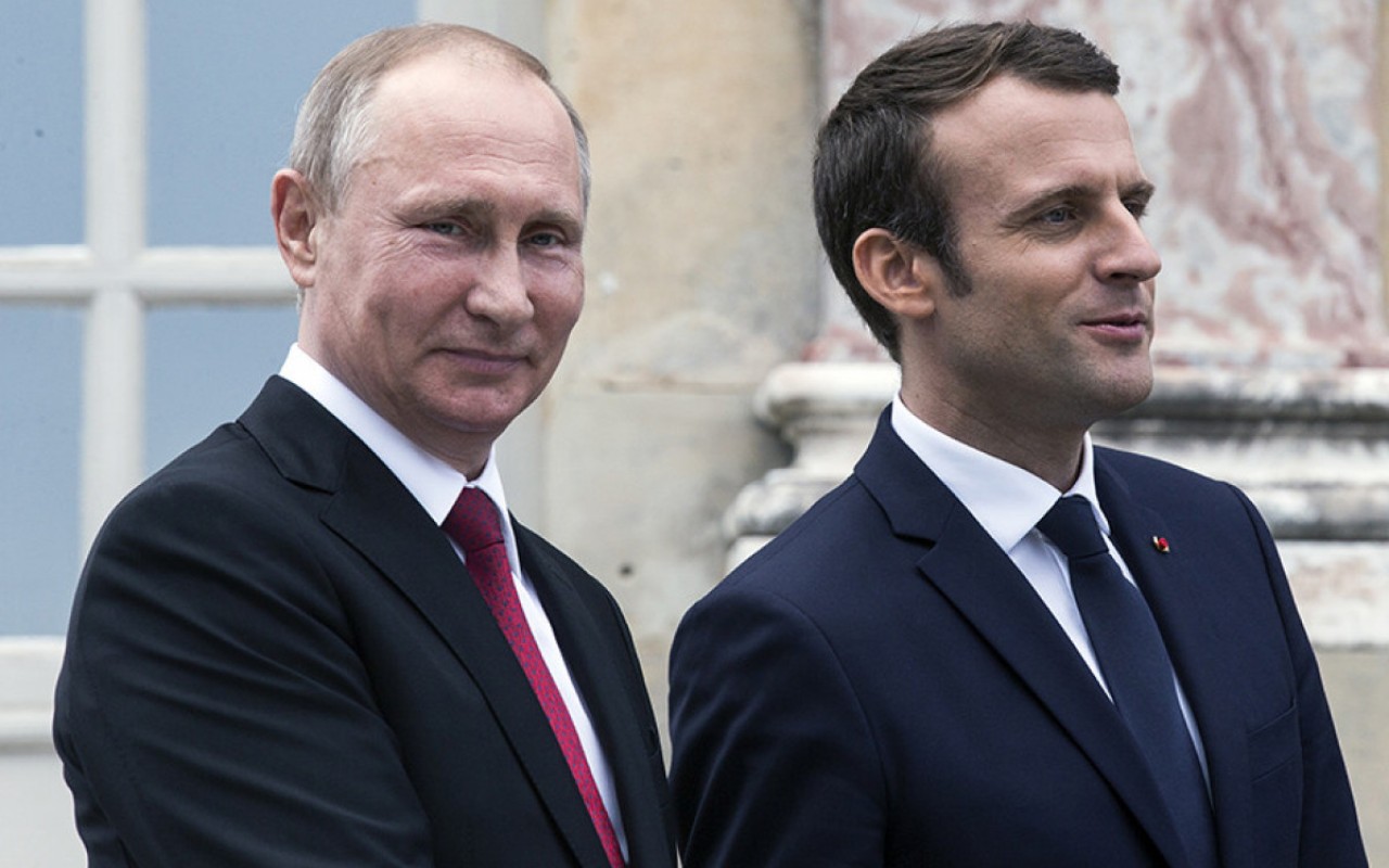 Putin Makronla müzakirəapardı