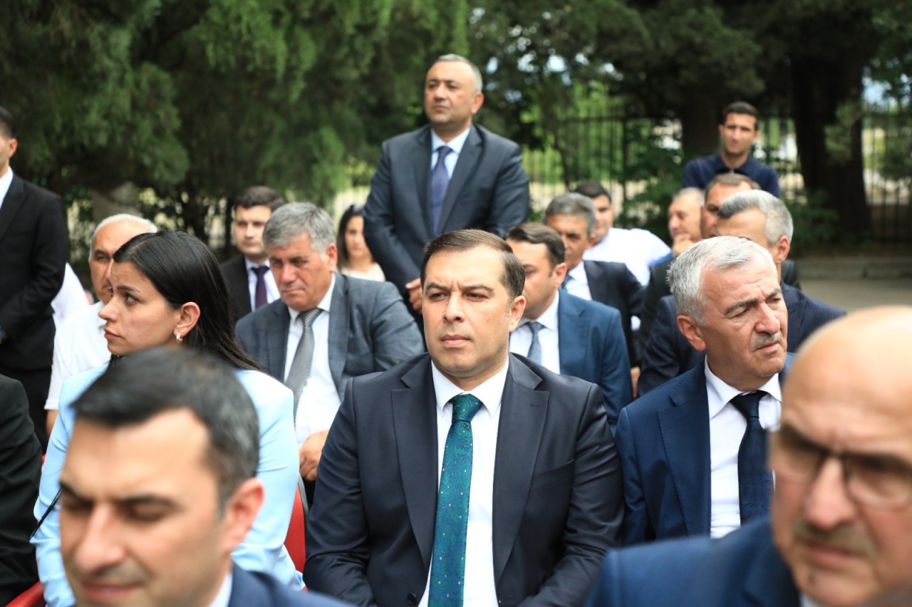 Niyazi Bayramov sakinlərlə növbəti dəfə səyyar görüş keçirdi - FOTOLAR
