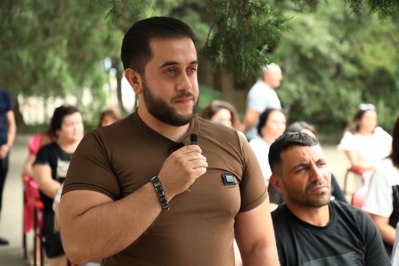 Niyazi Bayramov sakinlərlə növbəti dəfə səyyar görüş keçirdi - FOTOLAR
