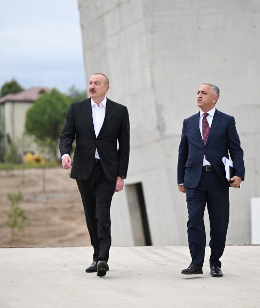 İlham Əliyev Xankəndidəki Zəfər parkında - FOTOLAR