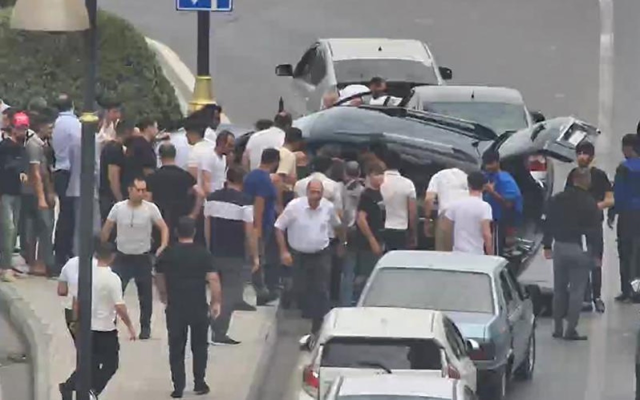 Bakıda qəza- FOTOLAR Bakıda qəza- FOTOLAR