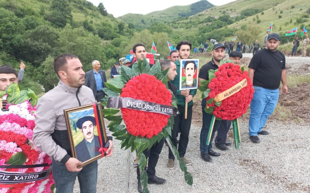 Kəlbəcərdə şəhidlərimizlə vida mərasimi keçirilir Kəlbəcərdə şəhidlərimizlə vida mərasimi keçirilir
