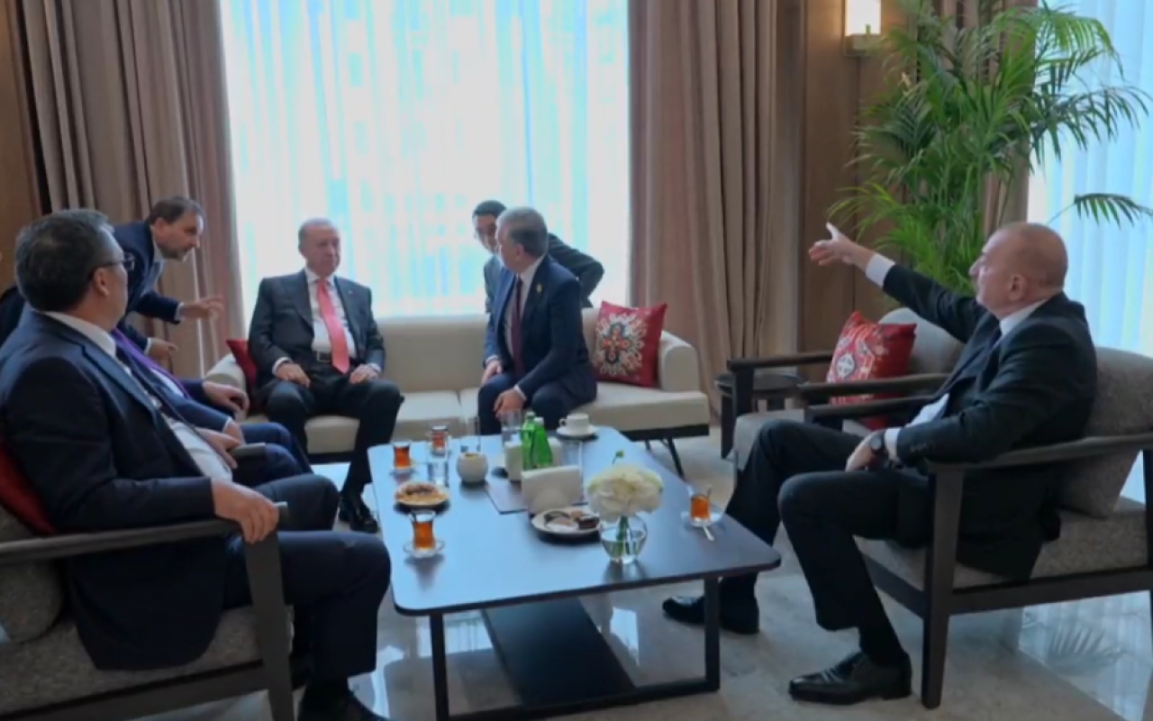 Xankəndidə liderlərin çay süfrəsi- VİDEO Xankəndidə liderlərin çay süfrəsi- VİDEO