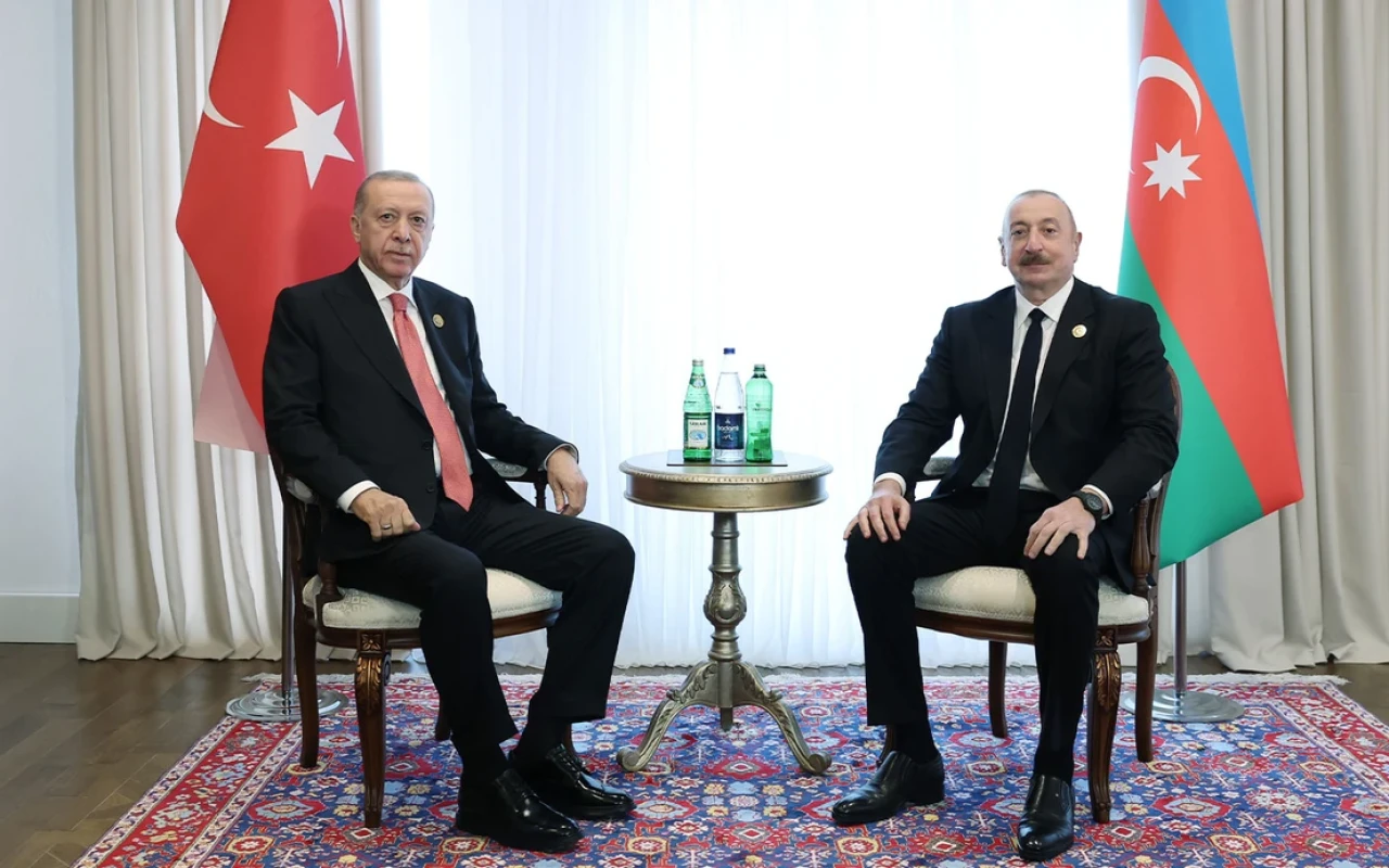 İlham Əliyev Xankəndidə Ərdoğanla görüşdü İlham Əliyev Xankəndidə Ərdoğanla görüşdü