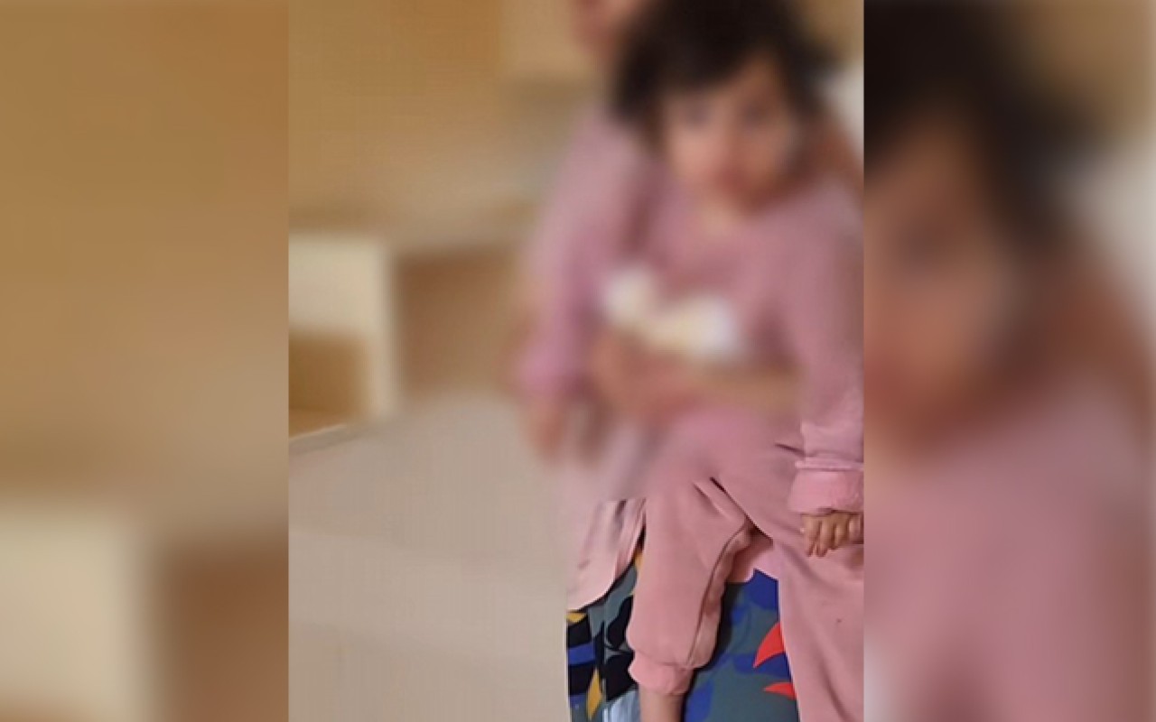 Körpə qızı ilə yatarkən qardaşı tərəfindən qətlə yetirildi- Bakıda dəhşətli cinayət