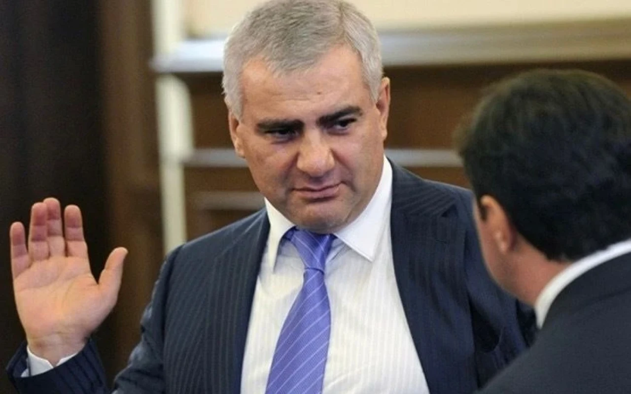 Təhlükəsizlik qüvvələri Karapetyanın şirkətindəaxtarış aparır