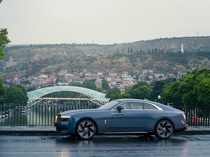 "Rolls Royce Motor Cars Baku" iki yeni "Rolls-Royce" modelini Tbilisidə təqdim etdi (FOTOLAR)