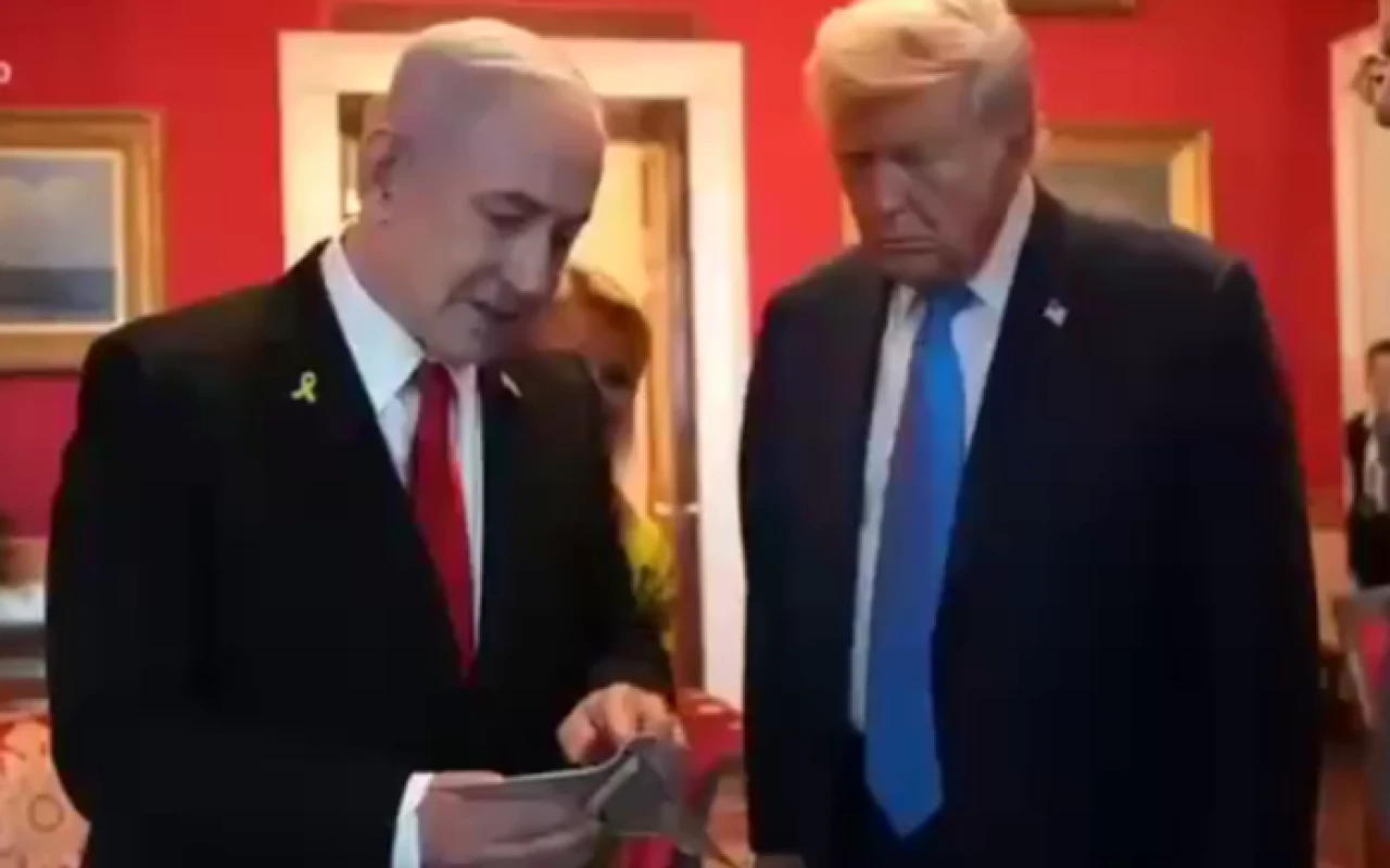 Netanyahu Trampa unikal hədiyyə hazırlatdırıb -FOTO Netanyahu Trampa unikal hədiyyə hazırlatdırıb -FOTO