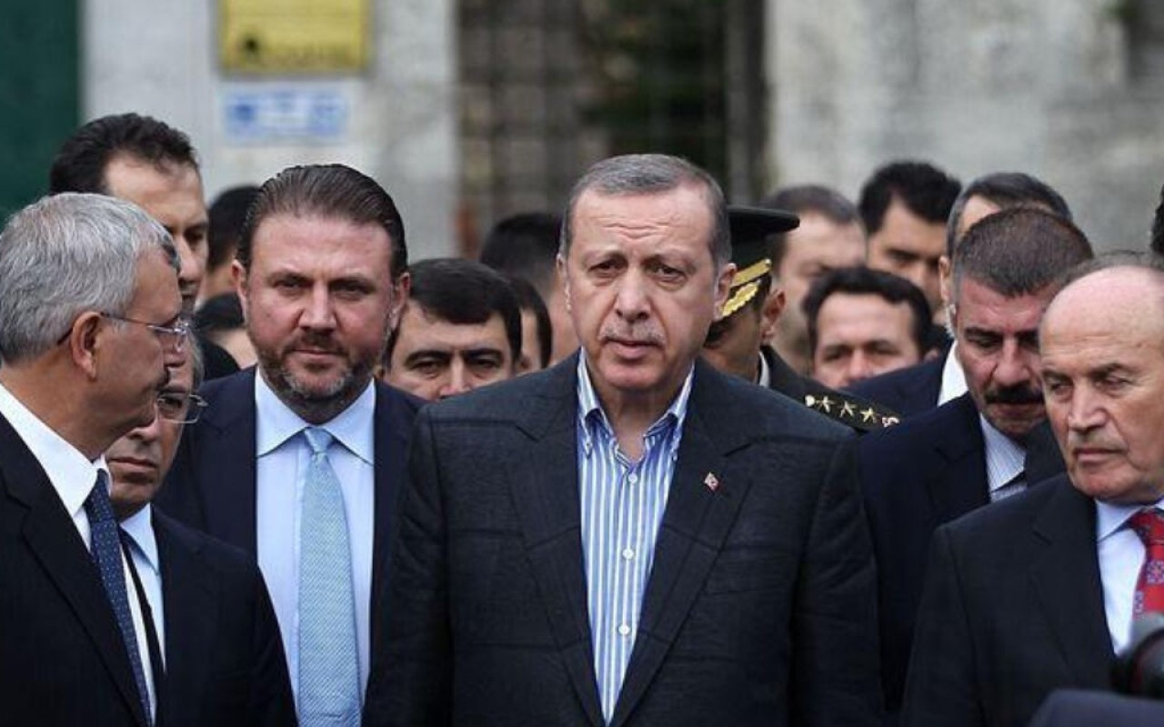 Ərdoğanın baş müşaviri xəstəlikdənvəfat etdi Ərdoğanın baş müşaviri xəstəlikdənvəfat etdi