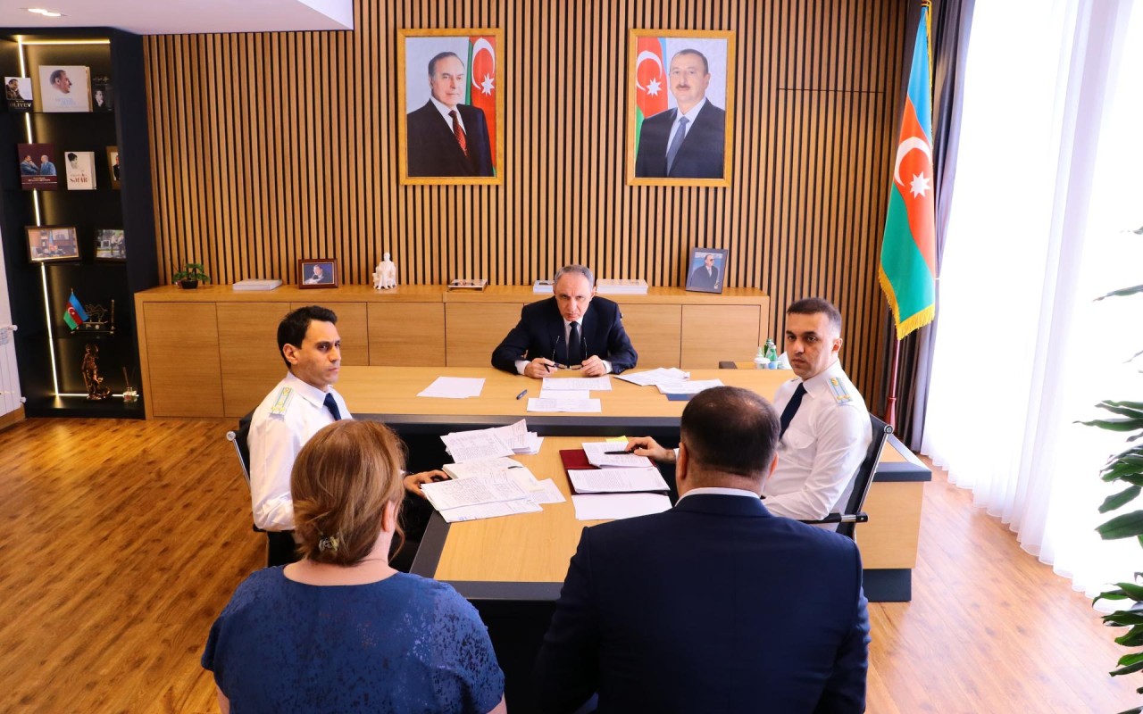 Baş prokuror vətəndaş qəbulu keçirdi -FOTO Baş prokuror vətəndaş qəbulu keçirdi -FOTO
