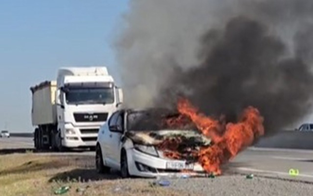 Hacıqabulda "Kia" yandı- VİDEO Hacıqabulda "Kia" yandı- VİDEO