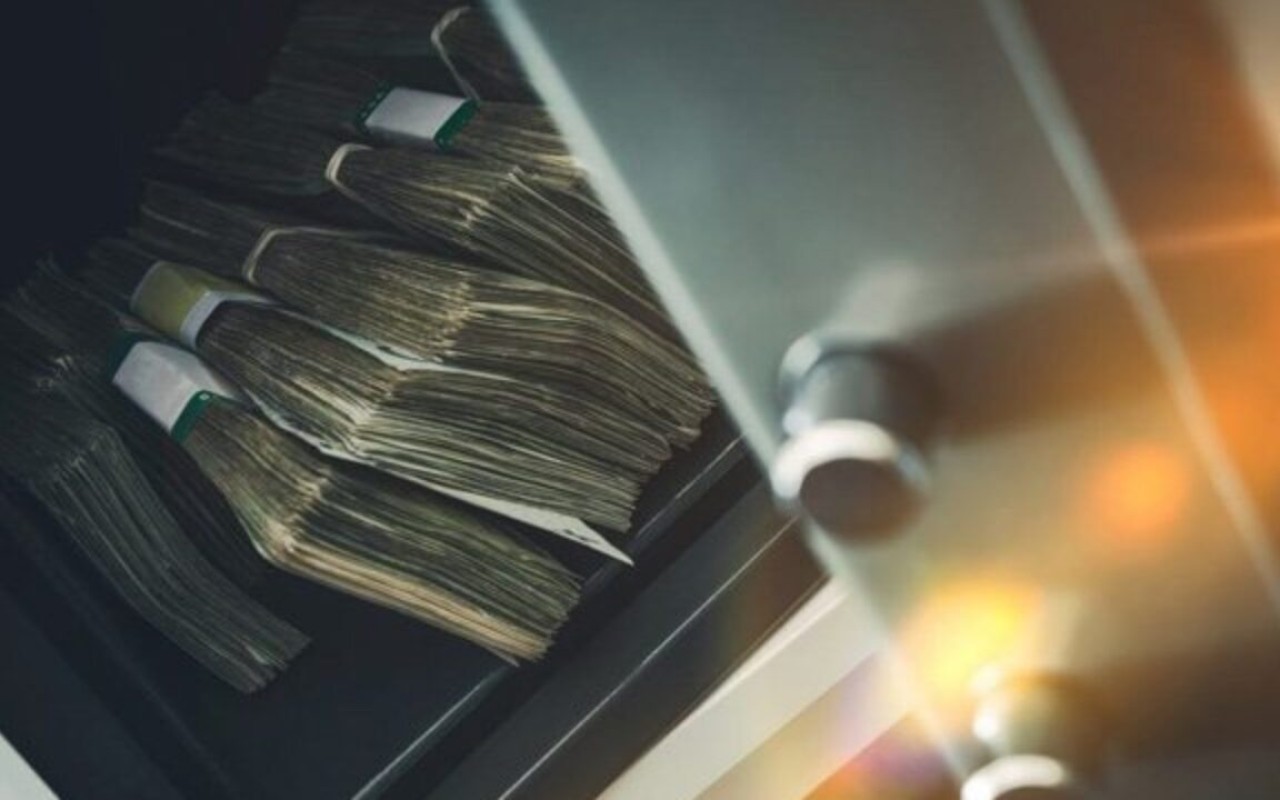 Bakıda iki evdən 108 min manatlıqoğurluq Bakıda iki evdən 108 min manatlıqoğurluq