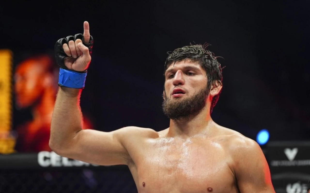 MMA döyüşçüsü güllələndi