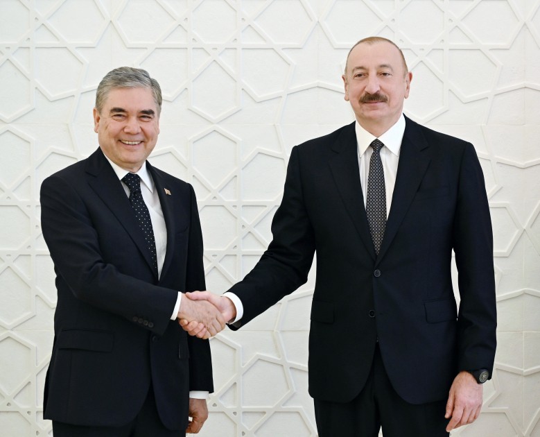 İlham Əliyev Berdiməhəmmədovla görüşdü - FOTOLAR