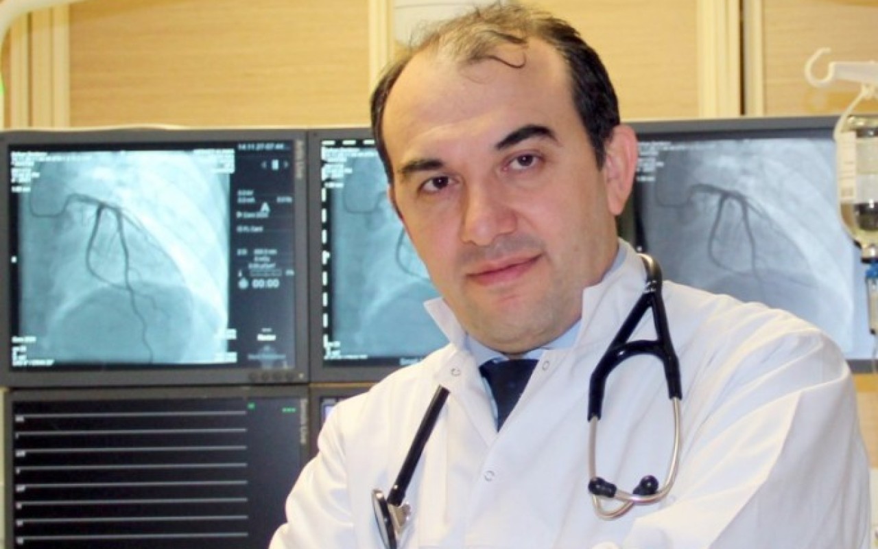 Mərkəzi Klinikanın həkimi əməliyyat etdiyi xəstəni qəbul etmədi- Kişi 8 gün sonra öldü
