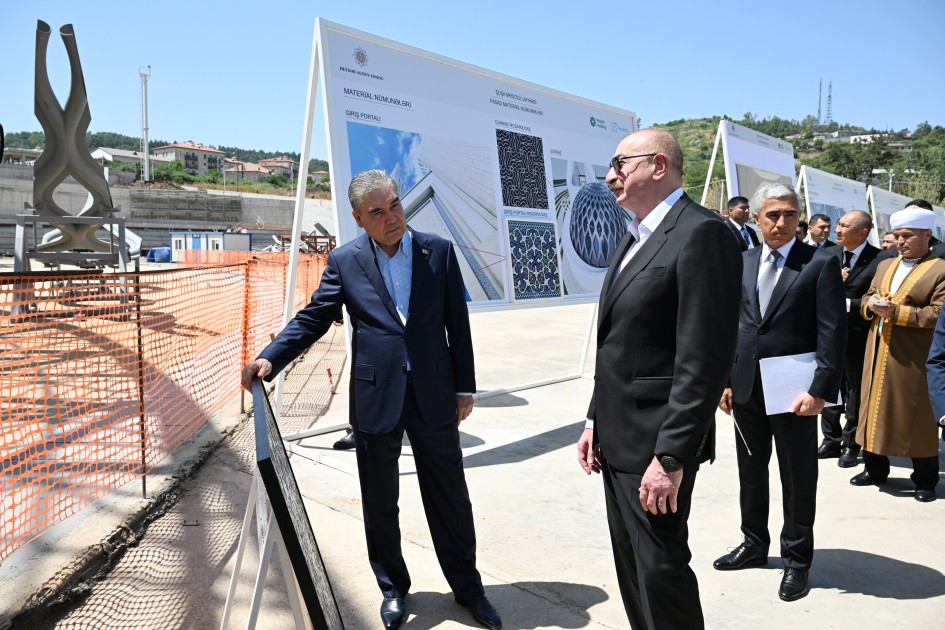Prezident və Berdiməhəmmədov Yeni Şuşa məscidindəki işlərlə tanış oldular - FOTOLAR