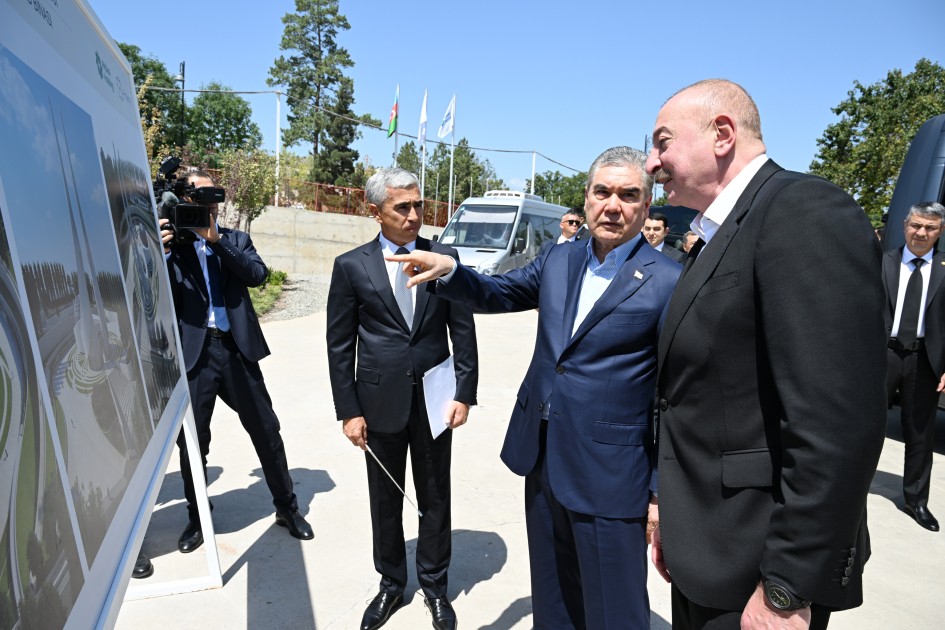 Prezident və Berdiməhəmmədov Yeni Şuşa məscidindəki işlərlə tanış oldular - FOTOLAR